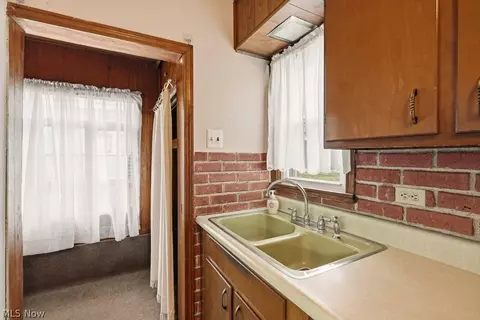 1119 Mount Vernon Ave, Akron, OH 44310 photo 15
