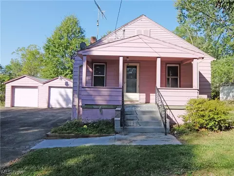 2243 N Glenwood Ave, Niles, OH 44446