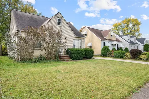12512 York Blvd, Garfield Heights, OH 44125