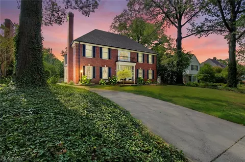 20962 Sydenham Rd, Shaker Heights, OH 44122