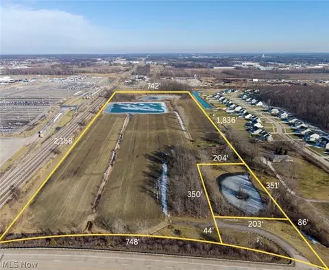 1117 Abbe Rd, Sheffield Village, OH 44054