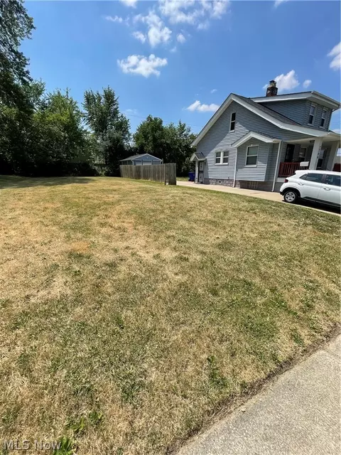 7710 Connecticut Ave, Cleveland, OH 44105