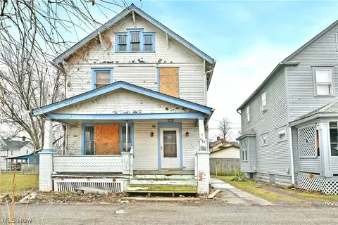 642 St Clair Ave, Warren, OH 44483