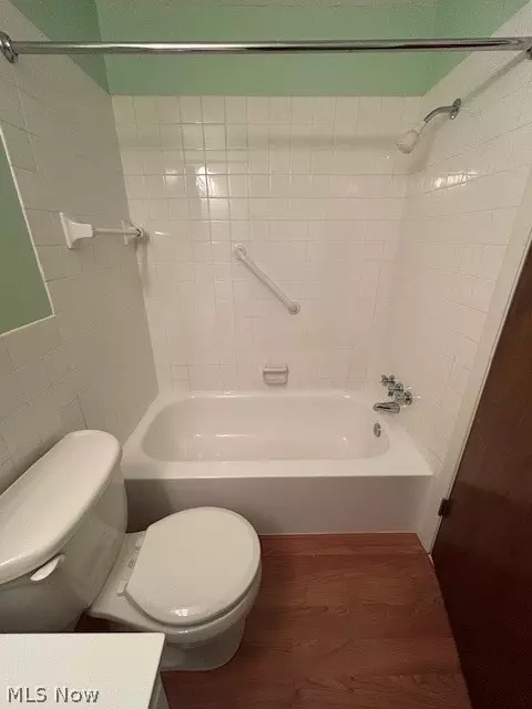 Bath - 3068 Kent Rd, Stow, OH 44224 photo 2 of 4