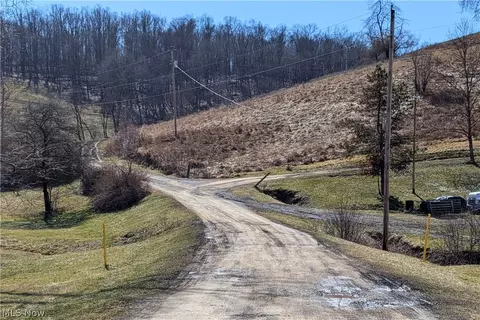 Wolf Road Sw, Port Washington, OH 43837