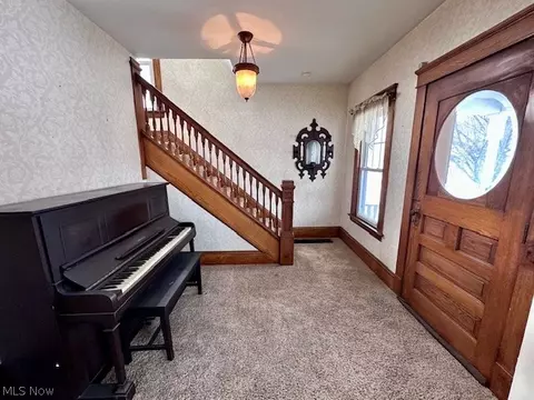 Entry Way - 119 Cornell Ave, Elyria, OH 44035 photo 2 of 5