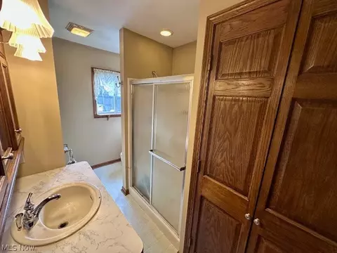 Bath - 119 Cornell Ave, Elyria, OH 44035 photo 1 of 5