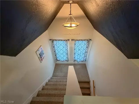 Entry Way - 355 Kenyon Ave, Elyria, OH 44035 photo 5 of 5
