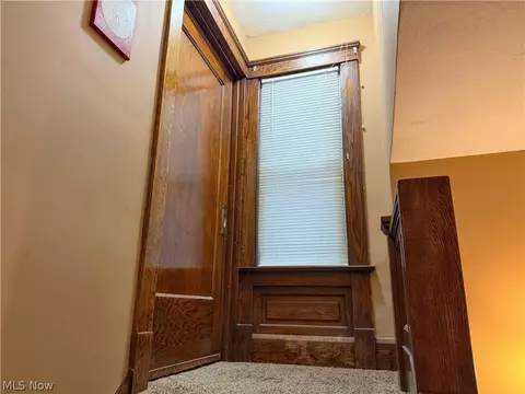 Entry Way - 355 Kenyon Ave, Elyria, OH 44035 photo 2 of 5
