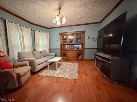 Living - 355 Kenyon Ave, Elyria, OH 44035 photo 1 of 1
