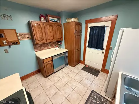 Kitchen - 355 Kenyon Ave, Elyria, OH 44035 photo 1 of 1