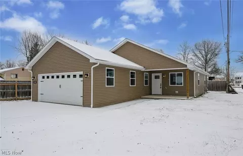 10209 Bryant Ave, Columbia Station, OH 44028