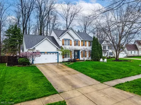 1110 Woodglen Cir, Medina, OH 44256
