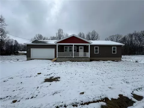 32 Maranatha Dr, Youngstown, OH 44505