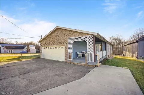 2282 Heston Dr, Lake Milton, OH 44429