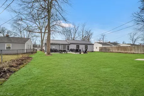 Exterior - 4875 Marigold Rd, Mentor, OH 44060 photo 5 of 6