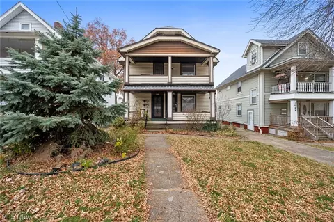 1646 Grace Ave, Lakewood, OH 44107