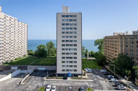 12520 Edgewater Dr #1609, Lakewood, OH 44107