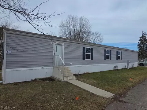 135 Inglewood Pl, Elyria, OH 44035