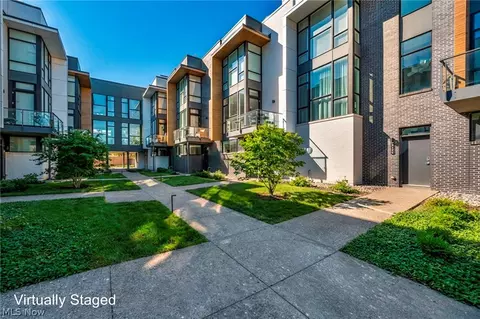 9541 Lake Ave, Cleveland, OH 44102