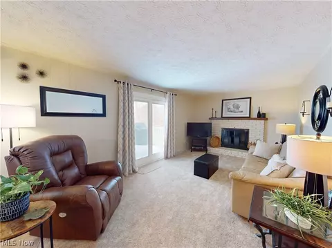 Living - 8330 Paddock Ct, Mentor, OH 44060 photo 4 of 4