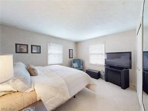 Bedroom - 8330 Paddock Ct, Mentor, OH 44060 photo 7 of 9