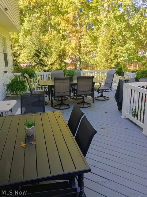 Exterior - 8330 Paddock Ct, Mentor, OH 44060 photo 9 of 10