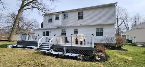 Exterior - 8330 Paddock Ct, Mentor, OH 44060 photo 2 of 10