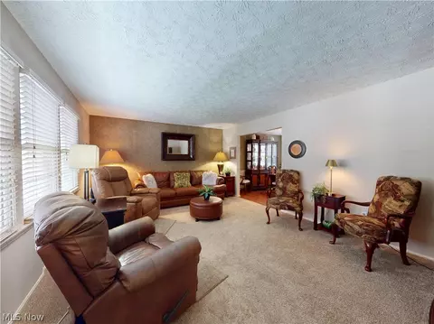 Living - 8330 Paddock Ct, Mentor, OH 44060 photo 1 of 4