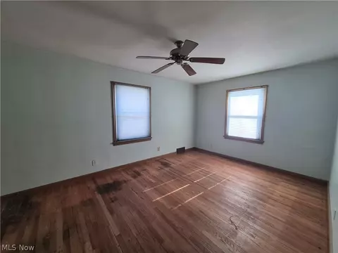 Bedroom - 1093 E Schaaf Rd, Brooklyn Heights, OH 44131 photo 4 of 4