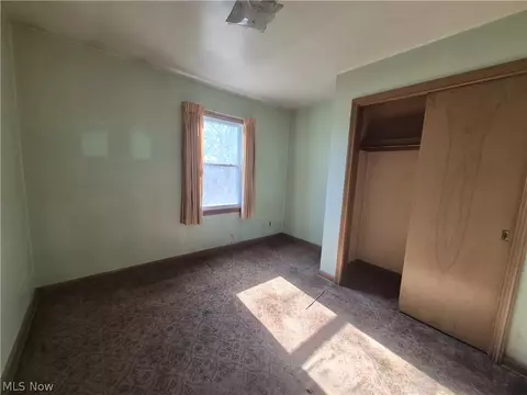 Bedroom - 1093 E Schaaf Rd, Brooklyn Heights, OH 44131 photo 1 of 4