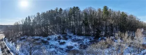 Indian Hill Road Se, Uhrichsville, OH 44683
