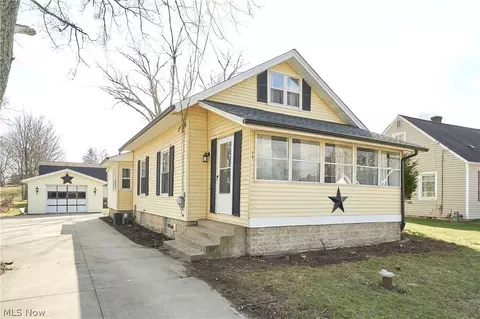 3248 State St NW, North Canton, OH 44720