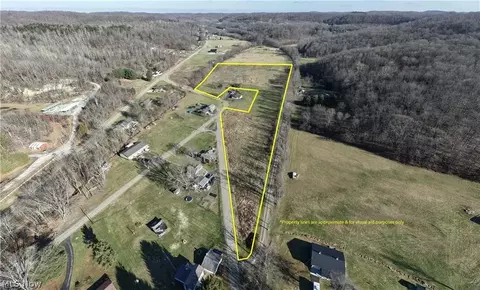 Canary Road Se, Midvale, OH 44653
