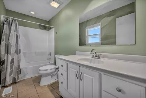 Bath - 3380 Crandall Rd, Collins, OH 44826 photo 1 of 2