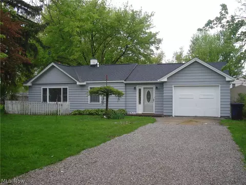 4882 Belle Meadow Rd, Mentor, OH 44060