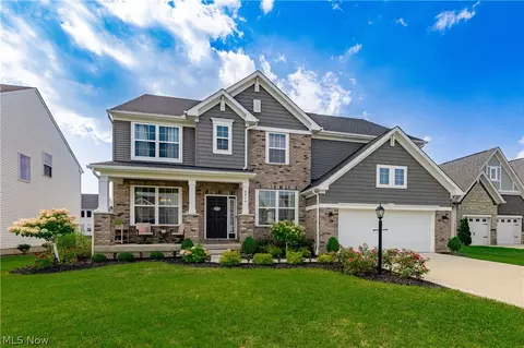 8810 Leatherleaf Dr, Columbia Station, OH 44028