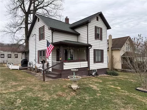 893 Maxwell Ave, Millersburg, OH 44654