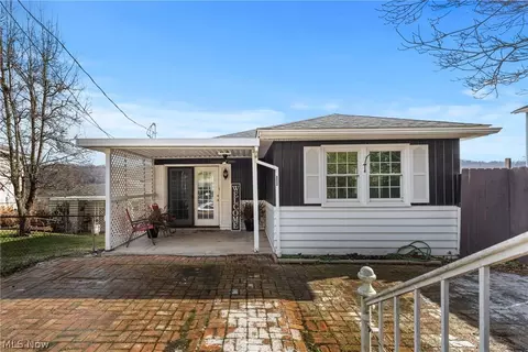 1408 N 9th St, Martins Ferry, OH 43935