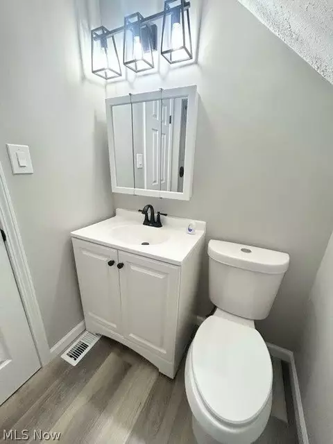 Bath - 3834 Morley Dr, Kent, OH 44240 photo 3 of 4