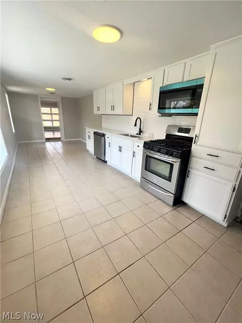 Kitchen - 558 Lessig Ave, Springfield, OH 44312 photo 2 of 2