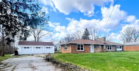 558 Lessig Ave, Springfield, OH 44312