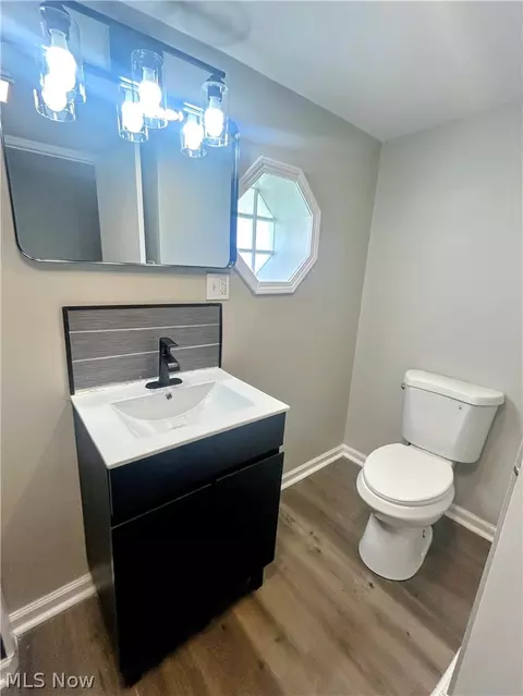 Bath - 558 Lessig Ave, Springfield, OH 44312 photo 1 of 1