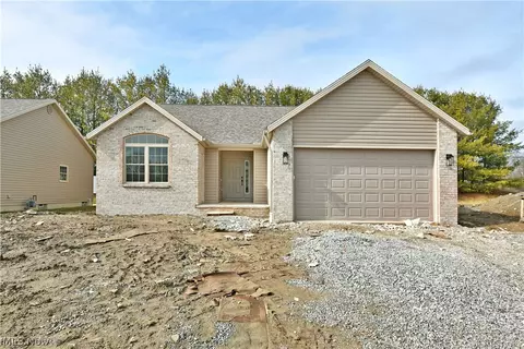 2869 Pebble Creek Ct, Cortland, OH 44410