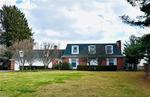 2950 Ash Meadows Blvd, Zanesville, OH 43701