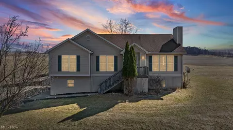 10240 Manor Rd NE, Minerva, OH 44657