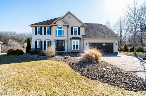 195 Willow Bend Dr, Canfield, OH 44406