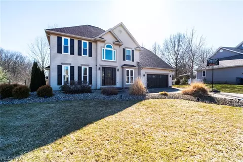 Exterior - 195 Willow Bend Dr, Canfield, OH 44406 photo 2 of 5