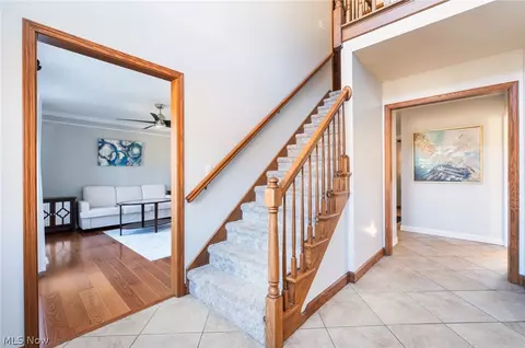 Entry Way - 195 Willow Bend Dr, Canfield, OH 44406 photo 1 of 8