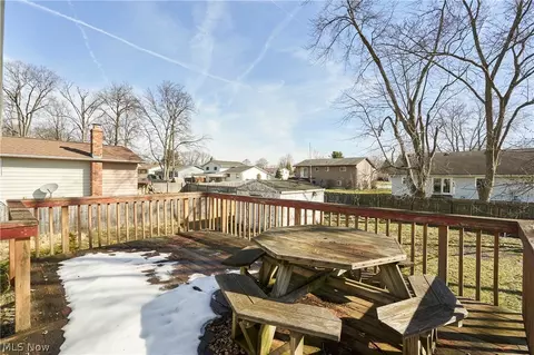 Exterior - 1661 Devonshire Dr, Brunswick, OH 44212 photo 3 of 4